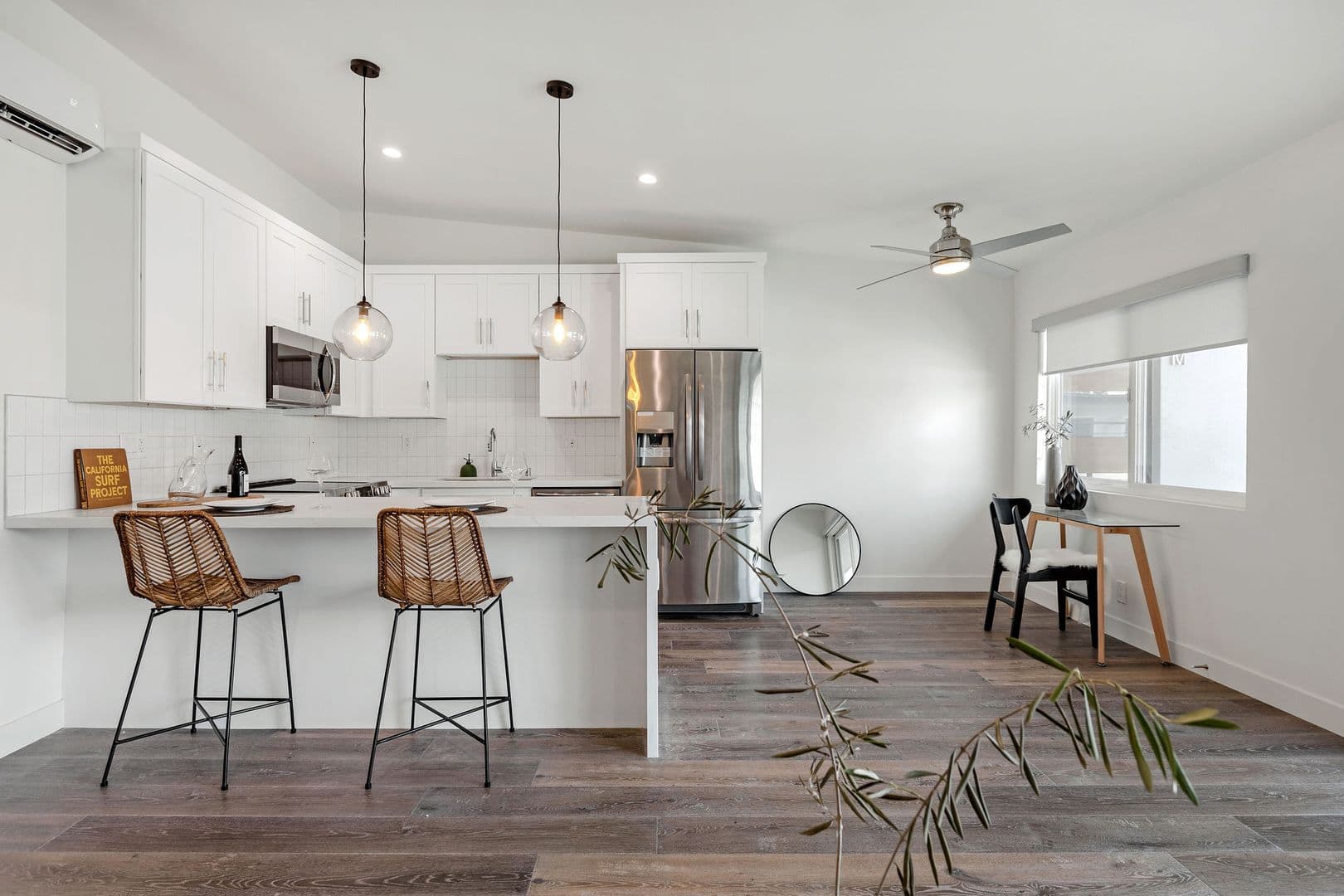 El Segundo Apartment: 420 Illinois Street