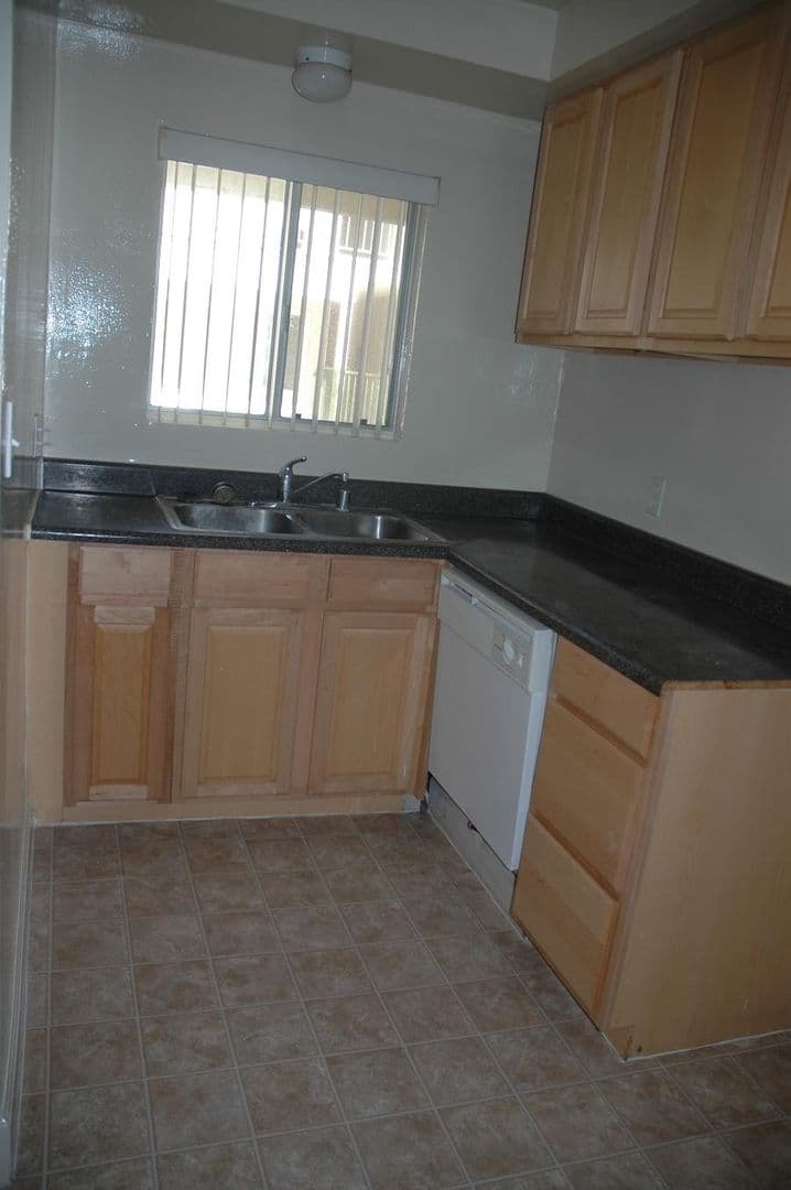 Torrance Apartment: 17450 Van Ness Ave