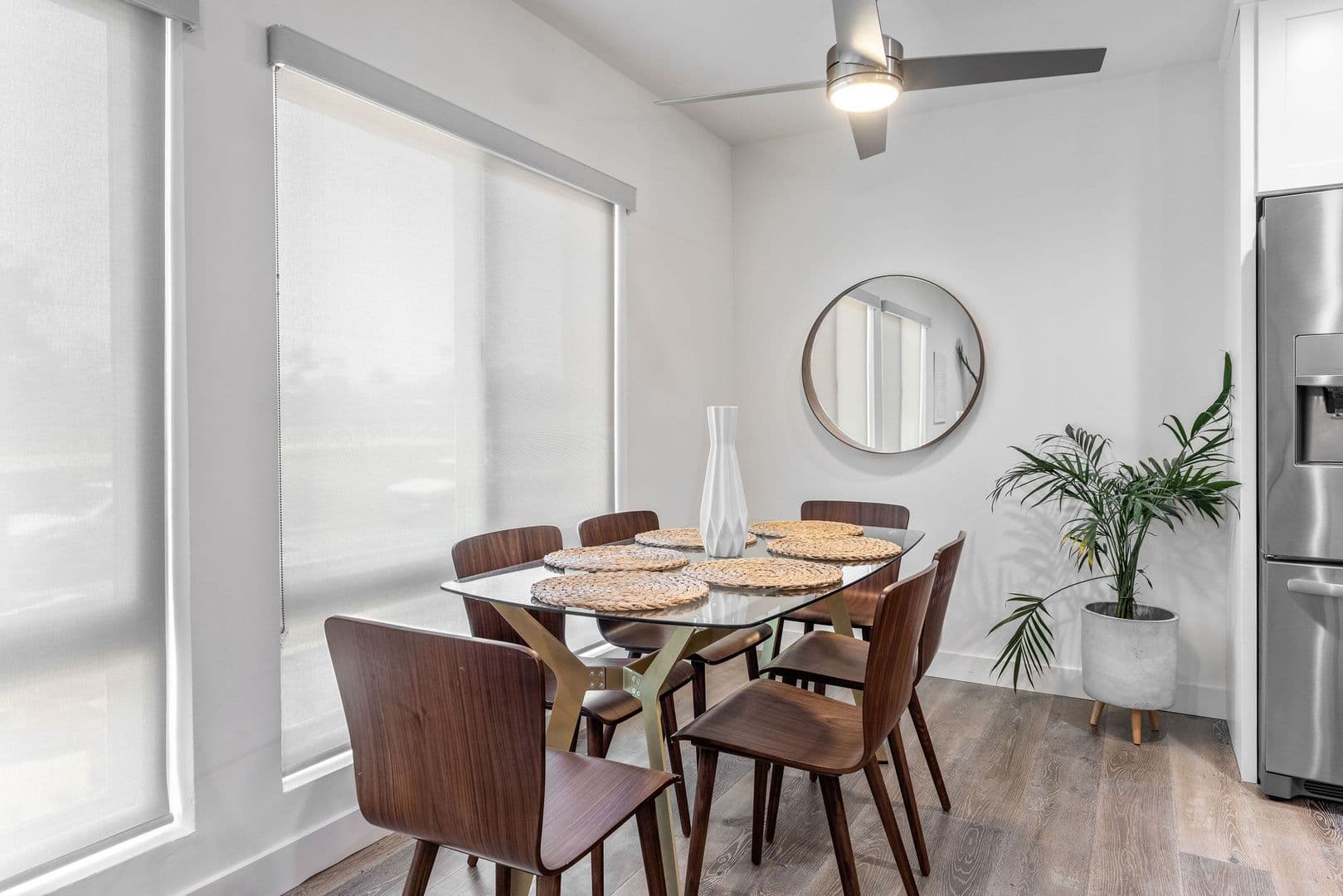 El Segundo Apartment: 420 Illinois Street