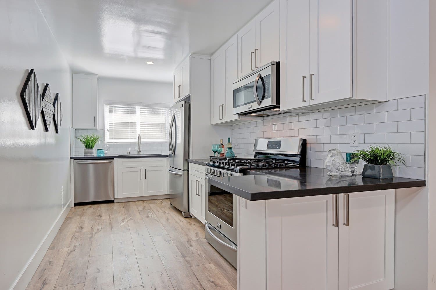 El Segundo Apartment: 716-717 Indiana Court