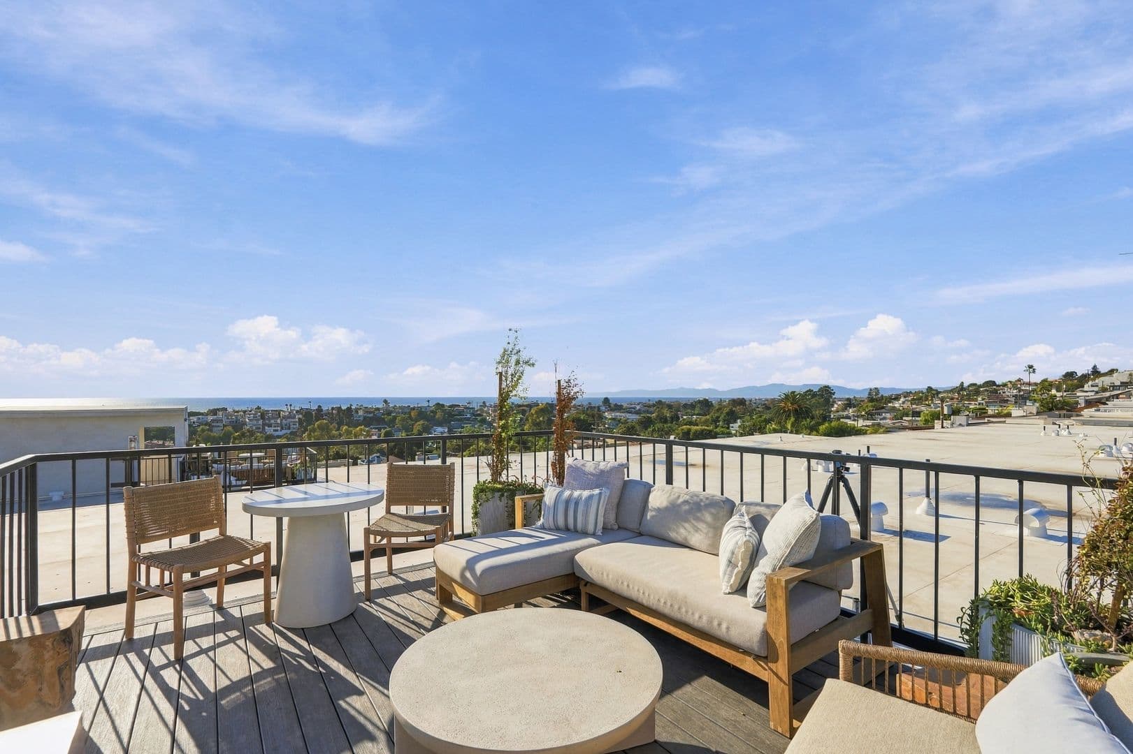 Hermosa Beach Apartment: 720-724 21st Street