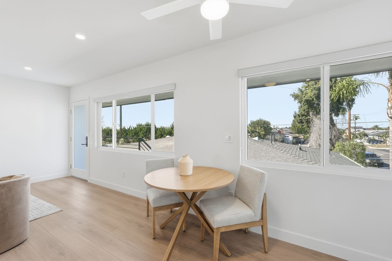 El Segundo Apartment: 1620 E Maple Ave