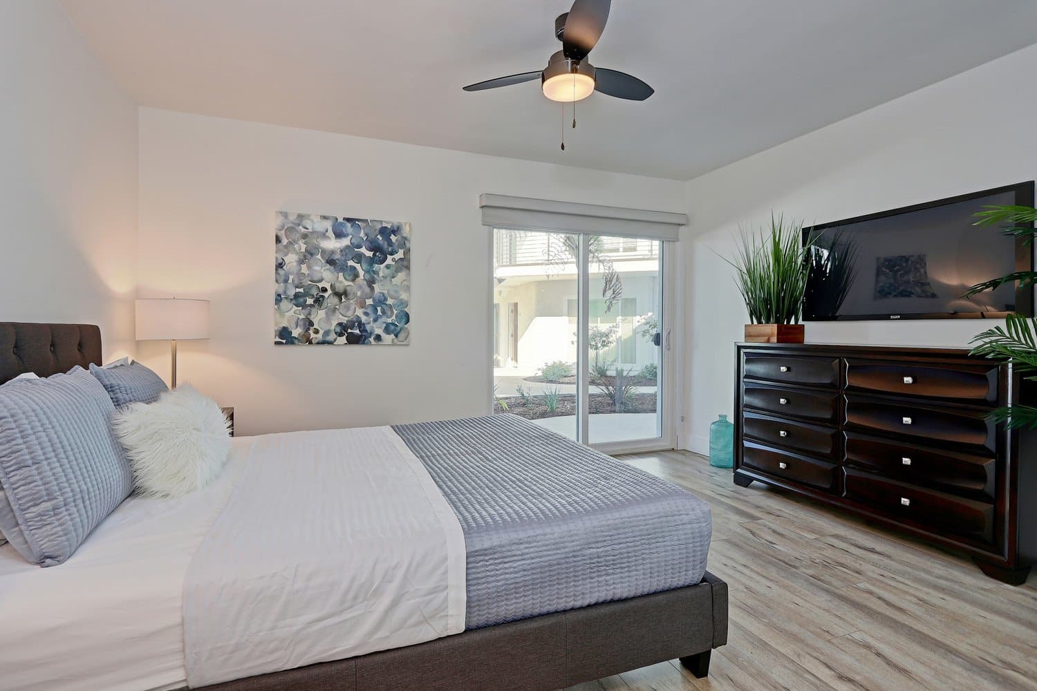El Segundo Apartment: 716-717 Indiana Court