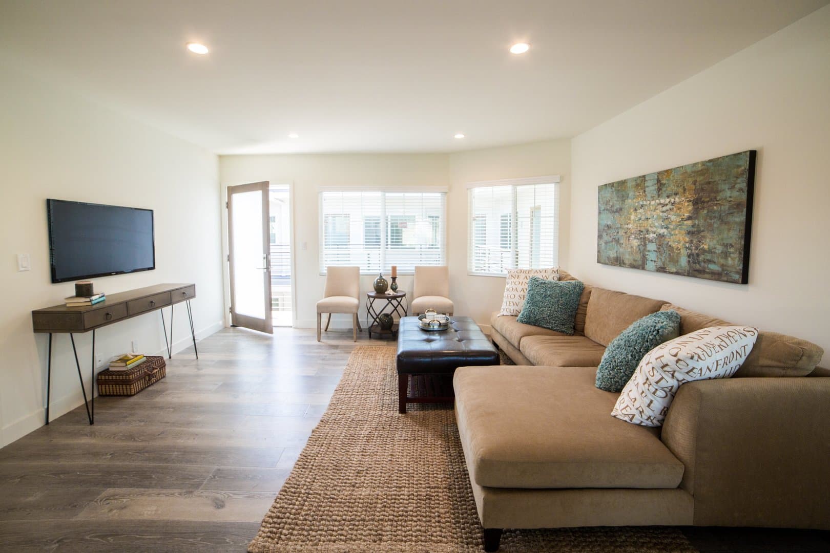 Redondo Beach Apartment: 201 S Broadway