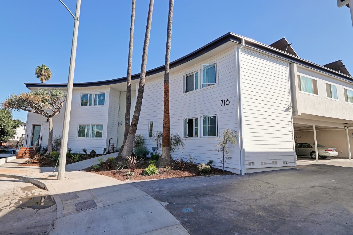 El Segundo Apartment: 716-717 Indiana Court