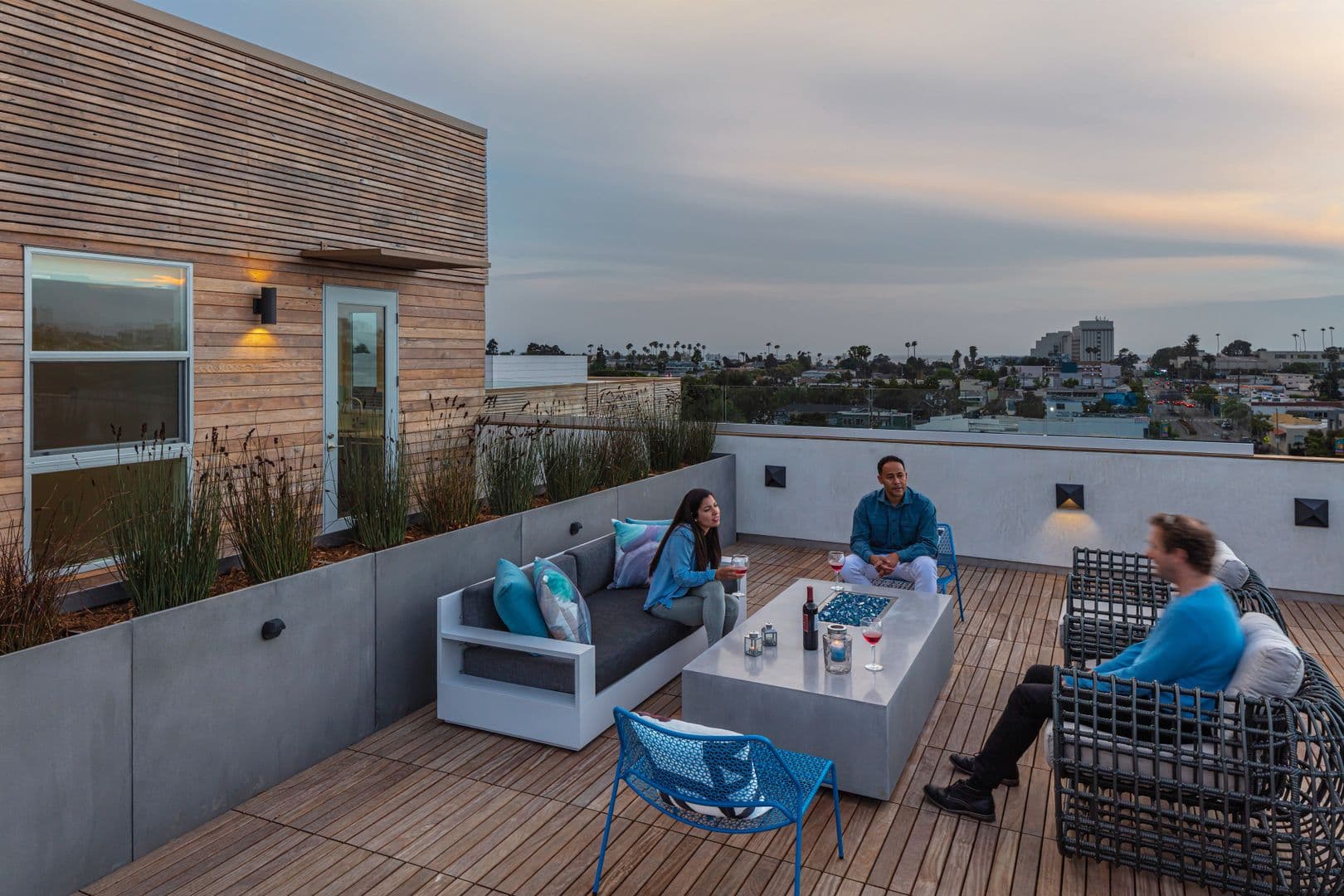 Santa Monica Apartment: 1122 Pico Blvd