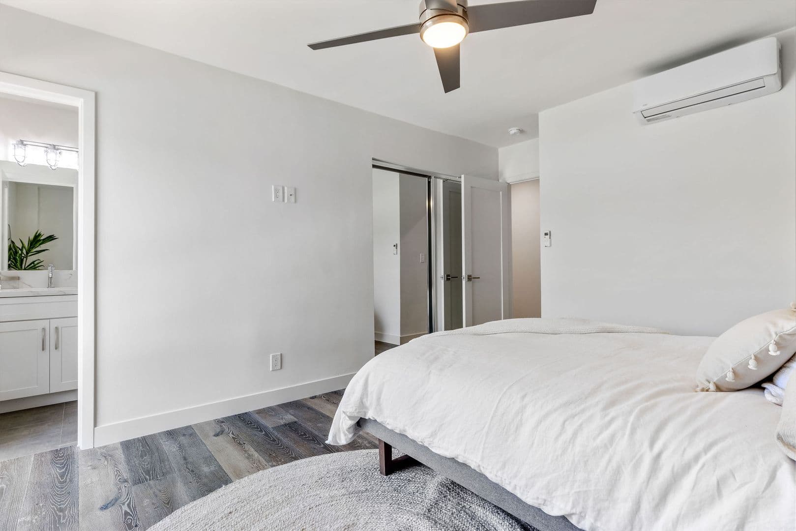 El Segundo Apartment: 420 Illinois Street