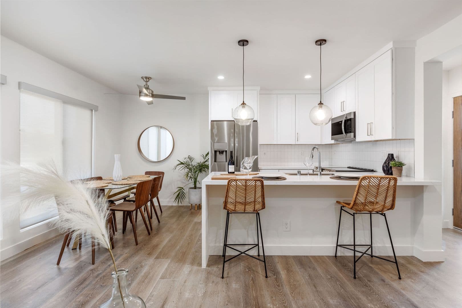 El Segundo Apartment: 420 Illinois Street