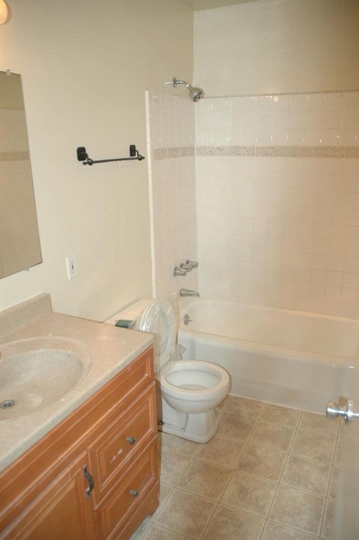 Torrance Apartment: 17450 Van Ness Ave