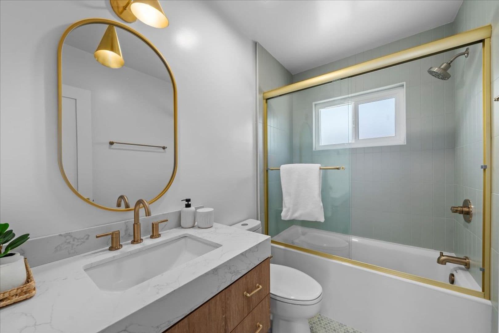 Hermosa Beach Apartment: 1803 Pacific Coast Highway