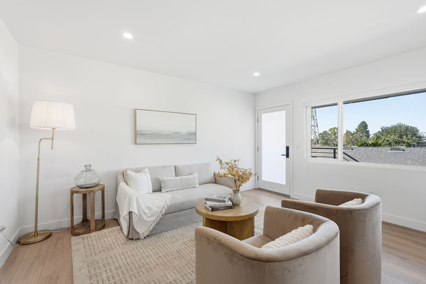 El Segundo Apartment: 1620 E Maple Ave