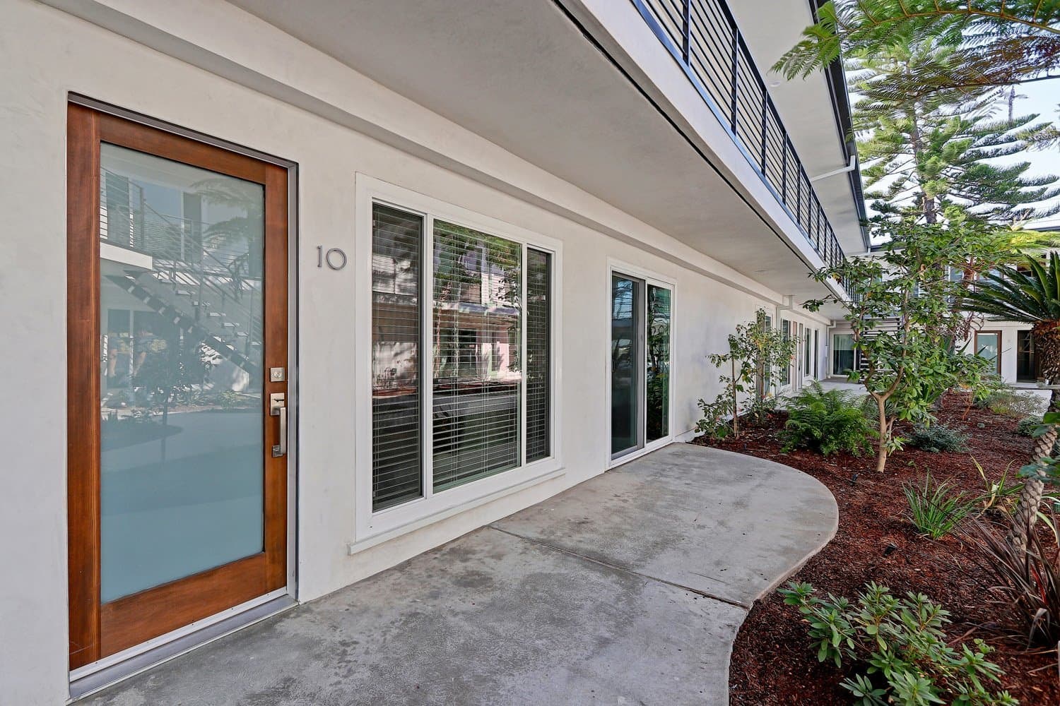 El Segundo Apartment: 716-717 Indiana Court