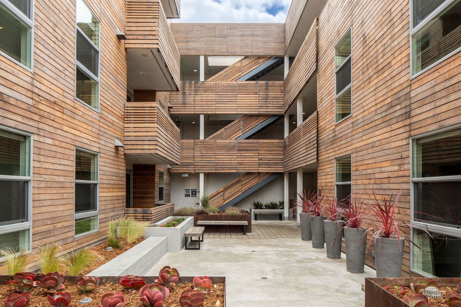 Santa Monica Apartment: 1122 Pico Blvd
