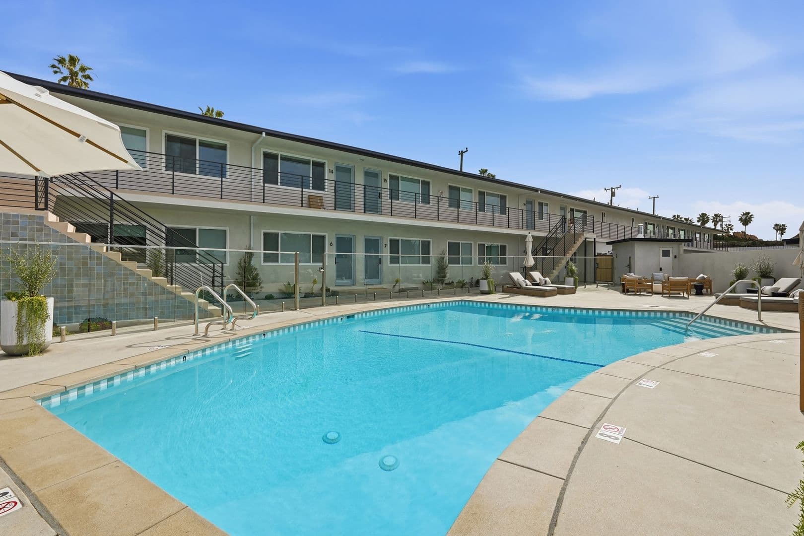 El Segundo Apartment: 1620 E Maple Ave