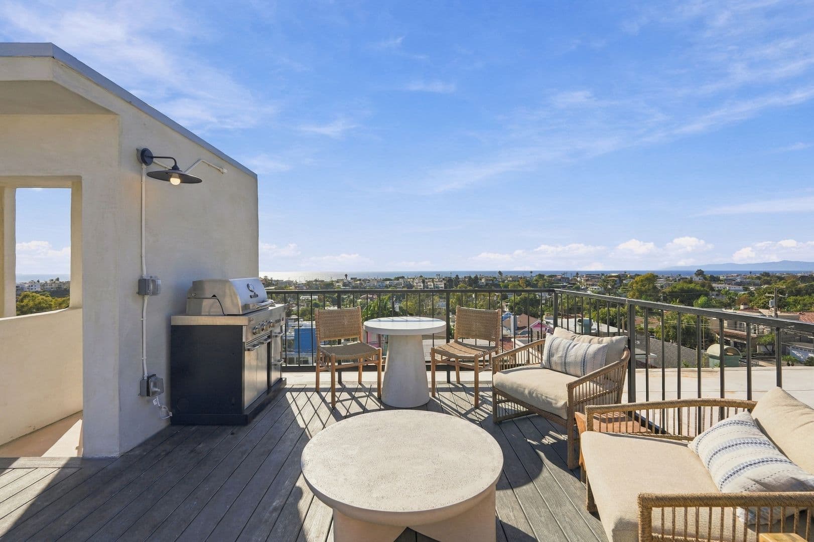 Hermosa Beach Apartment: 720-724 21st Street