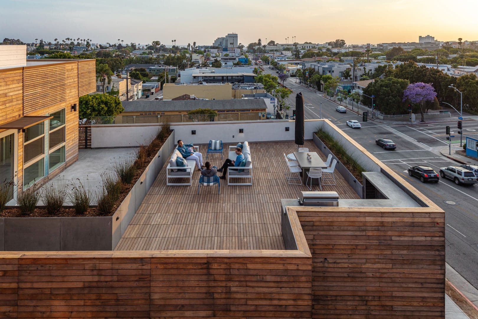 Santa Monica Apartment: 1122 Pico Blvd