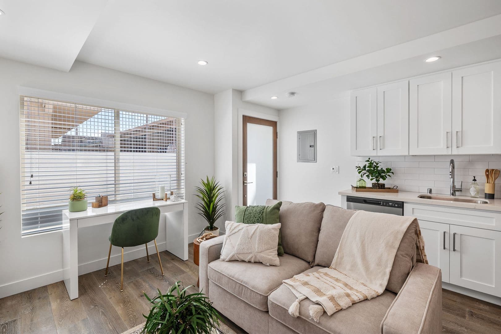 Torrance Apartment: 3450 Emerald Street