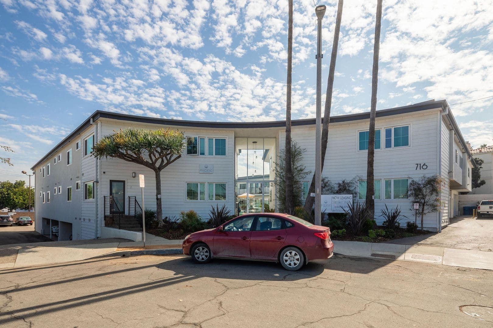 El Segundo Apartment: 716-717 Indiana Court
