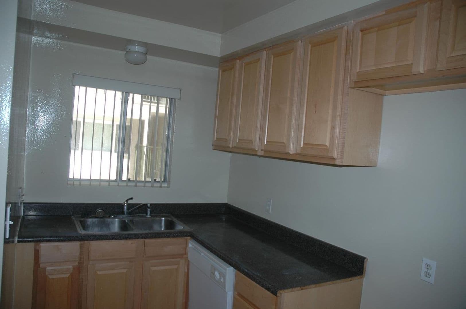 Torrance Apartment: 17450 Van Ness Ave