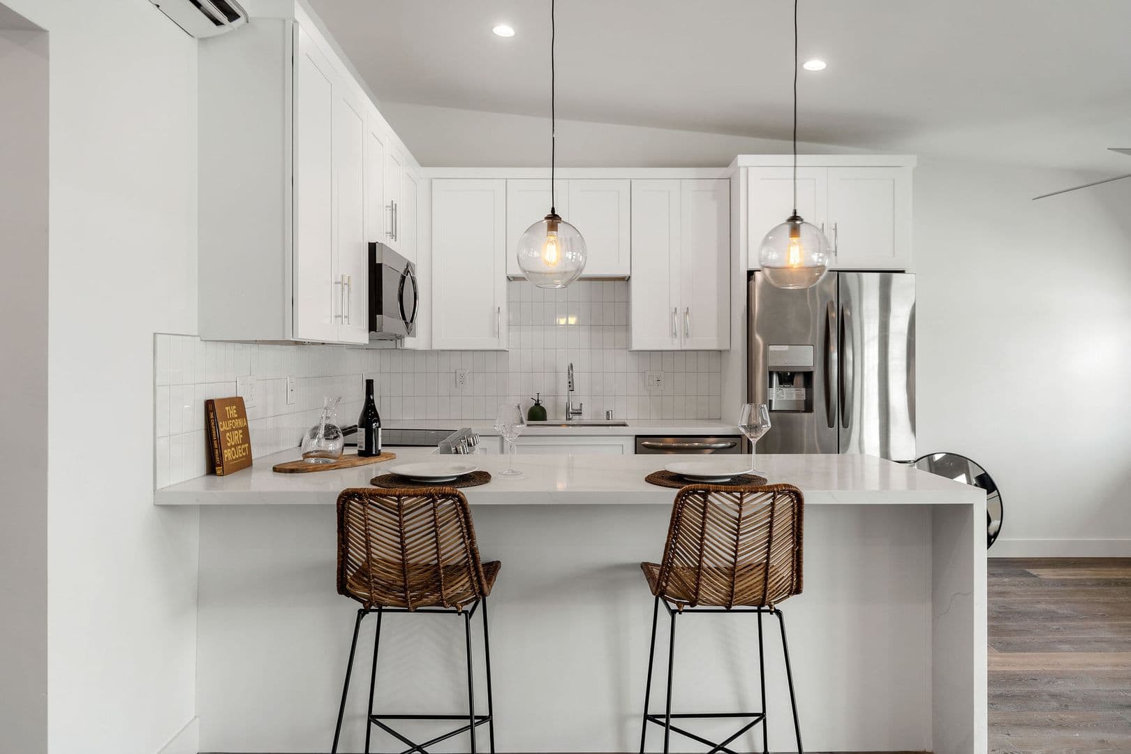 El Segundo Apartment: 420 Illinois Street