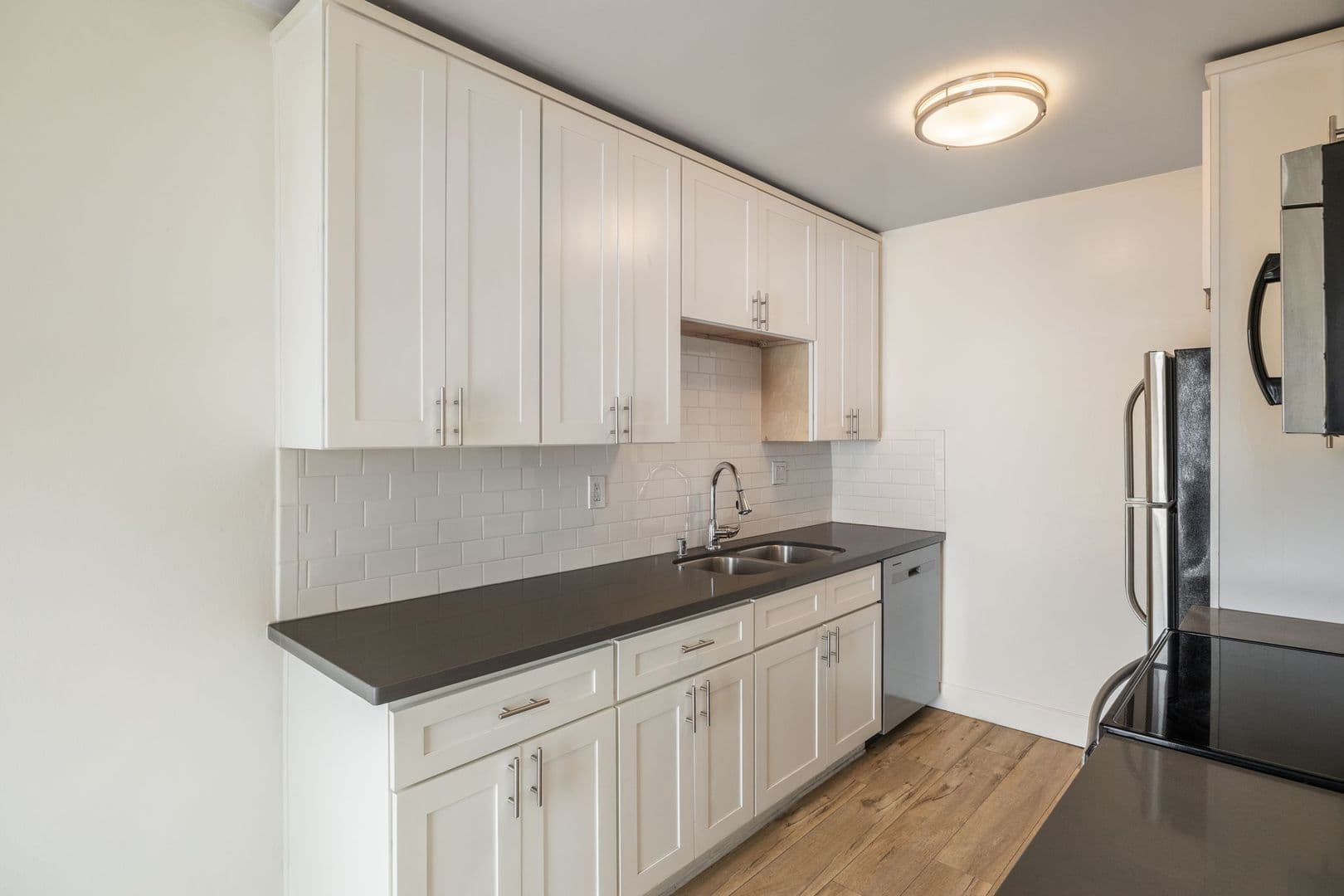 El Segundo Apartment: 431 Indiana Street