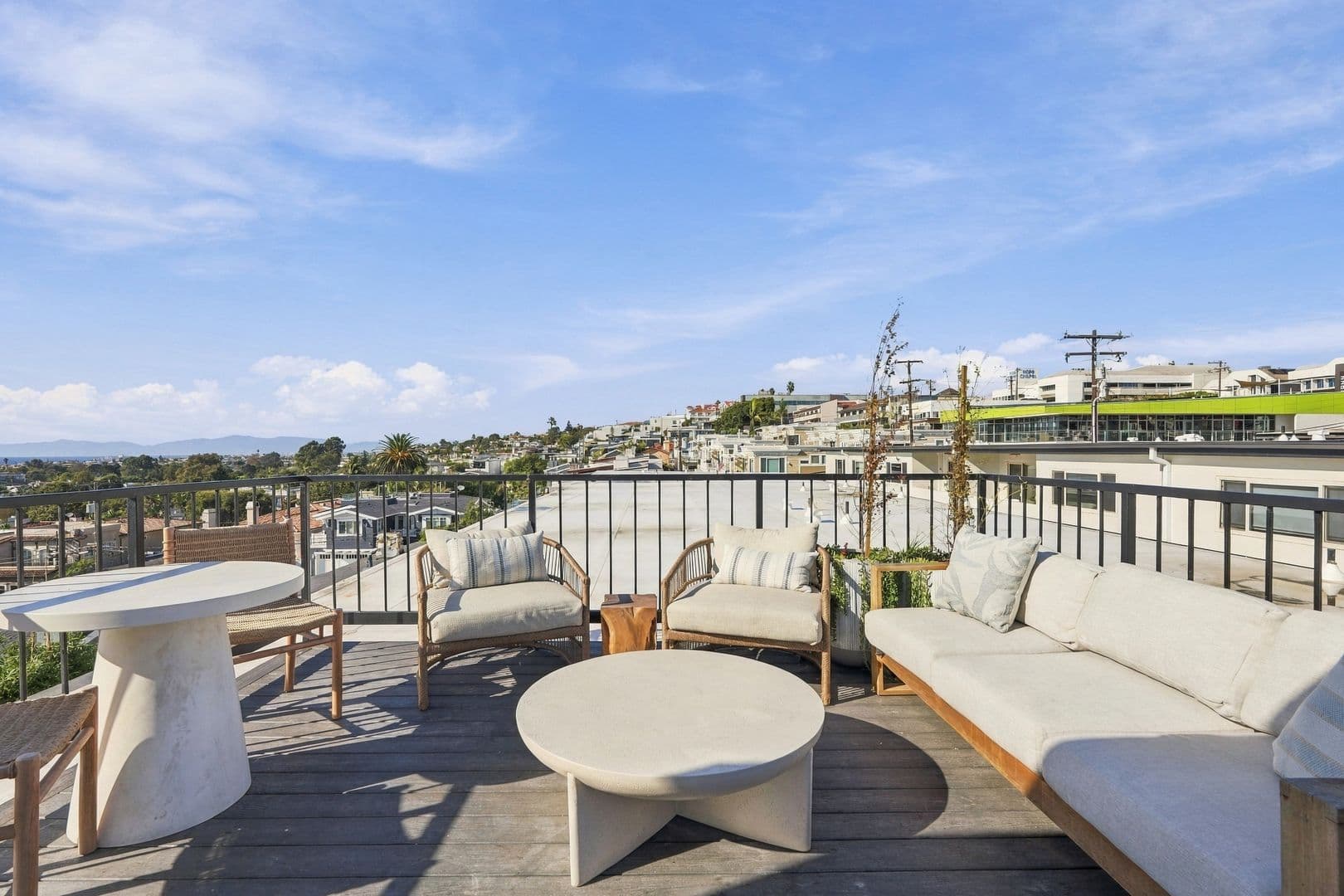 Hermosa Beach Apartment: 720-724 21st Street