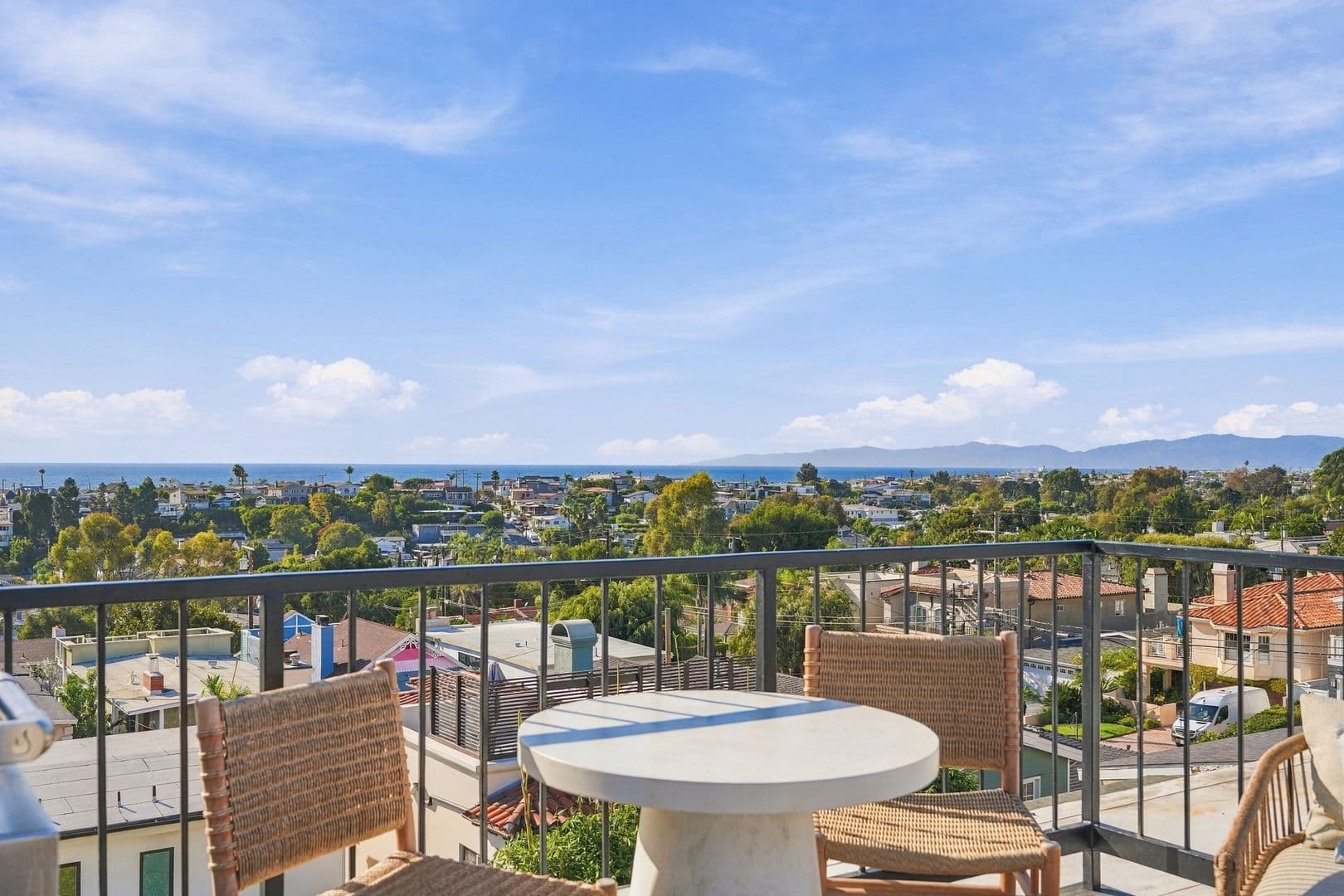 Hermosa Beach Apartment: 720-724 21st Street