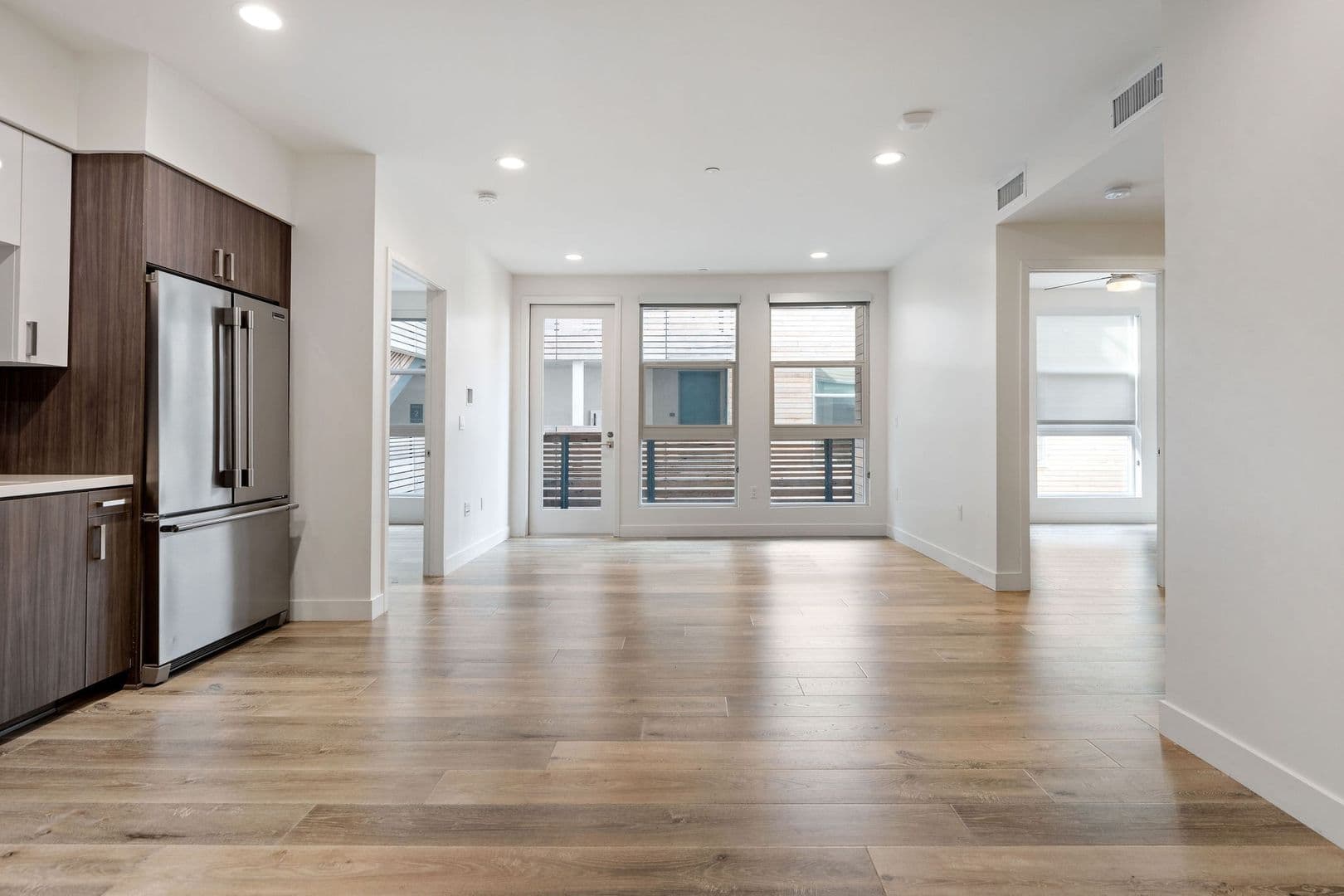 Santa Monica Apartment: 1122 Pico Blvd