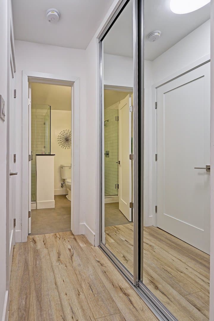 El Segundo Apartment: 716-717 Indiana Court