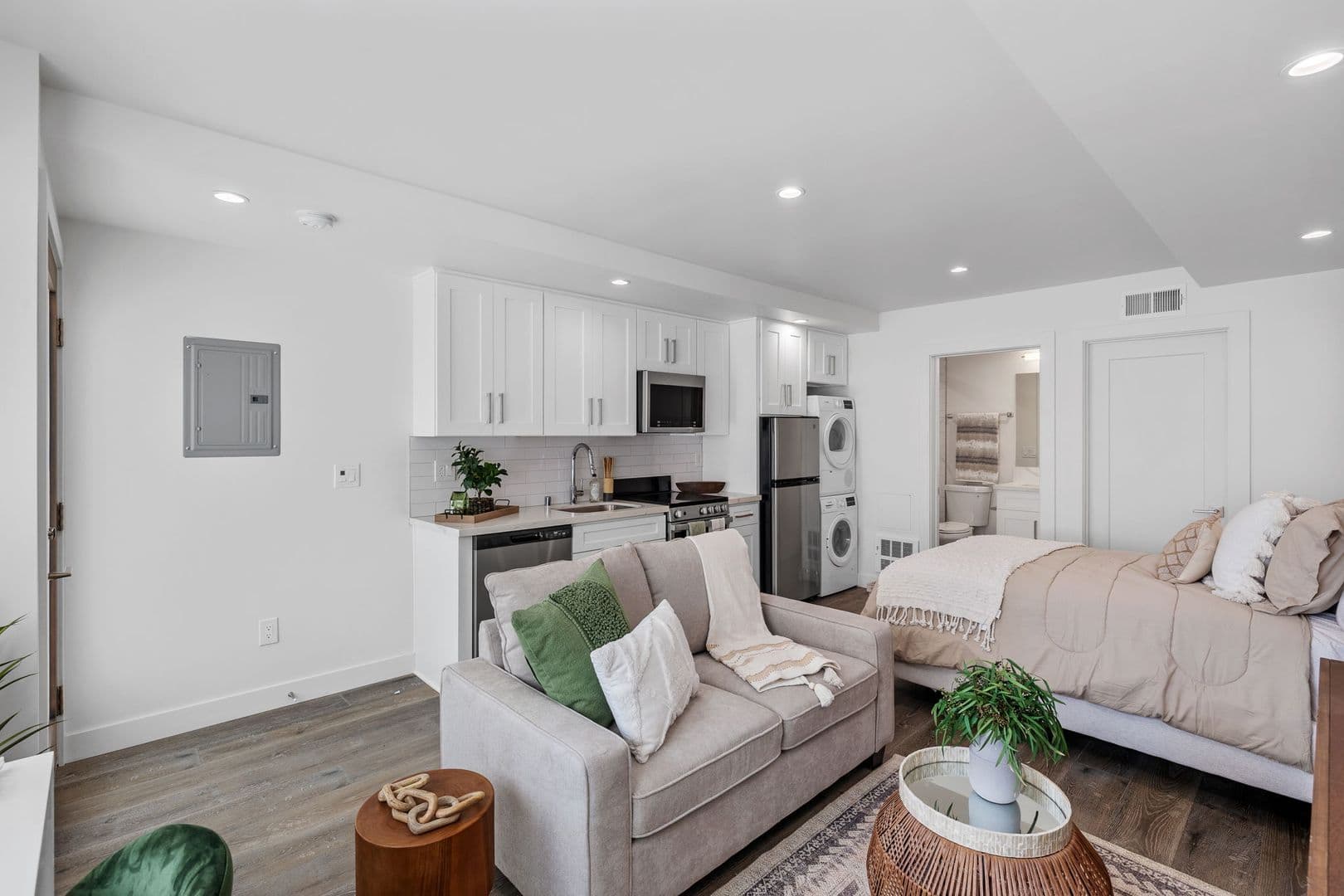 Torrance Apartment: 3450 Emerald Street