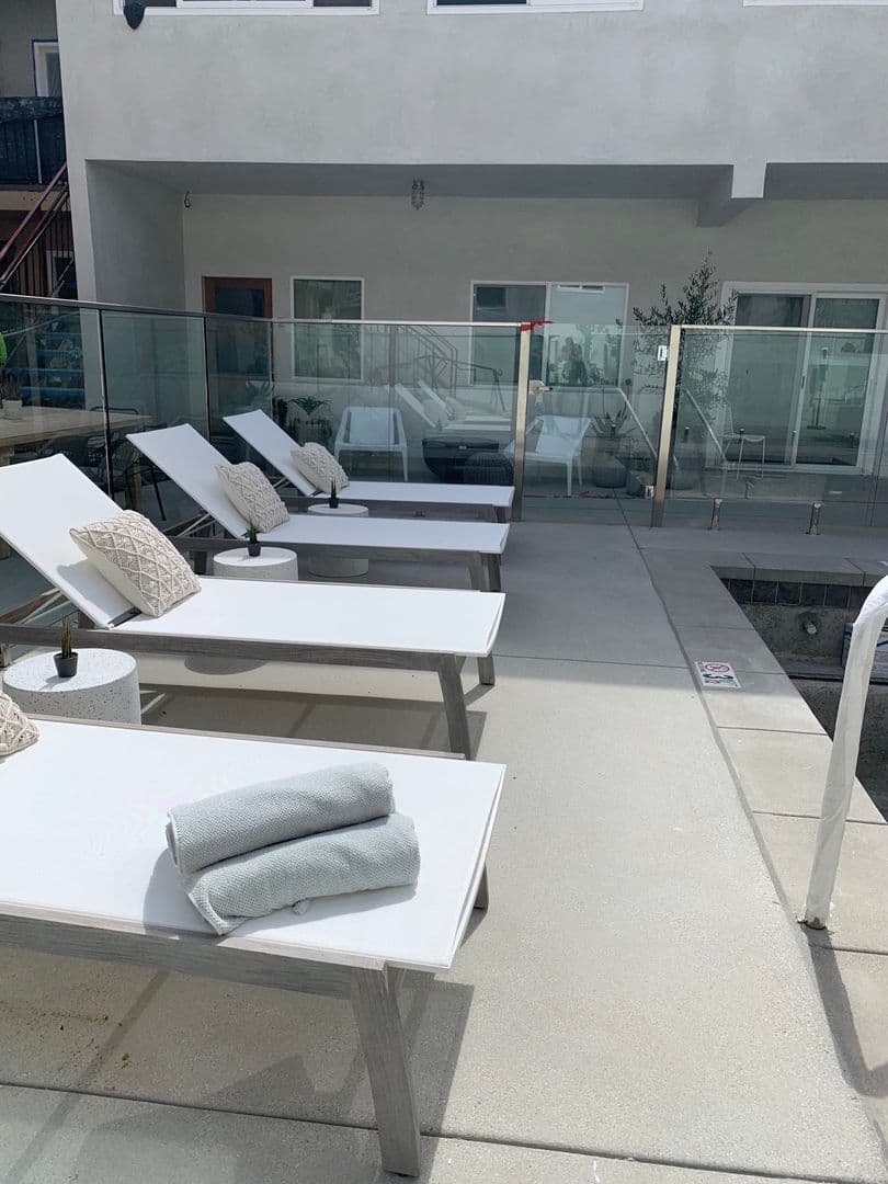 El Segundo Apartment: 420 Illinois Street