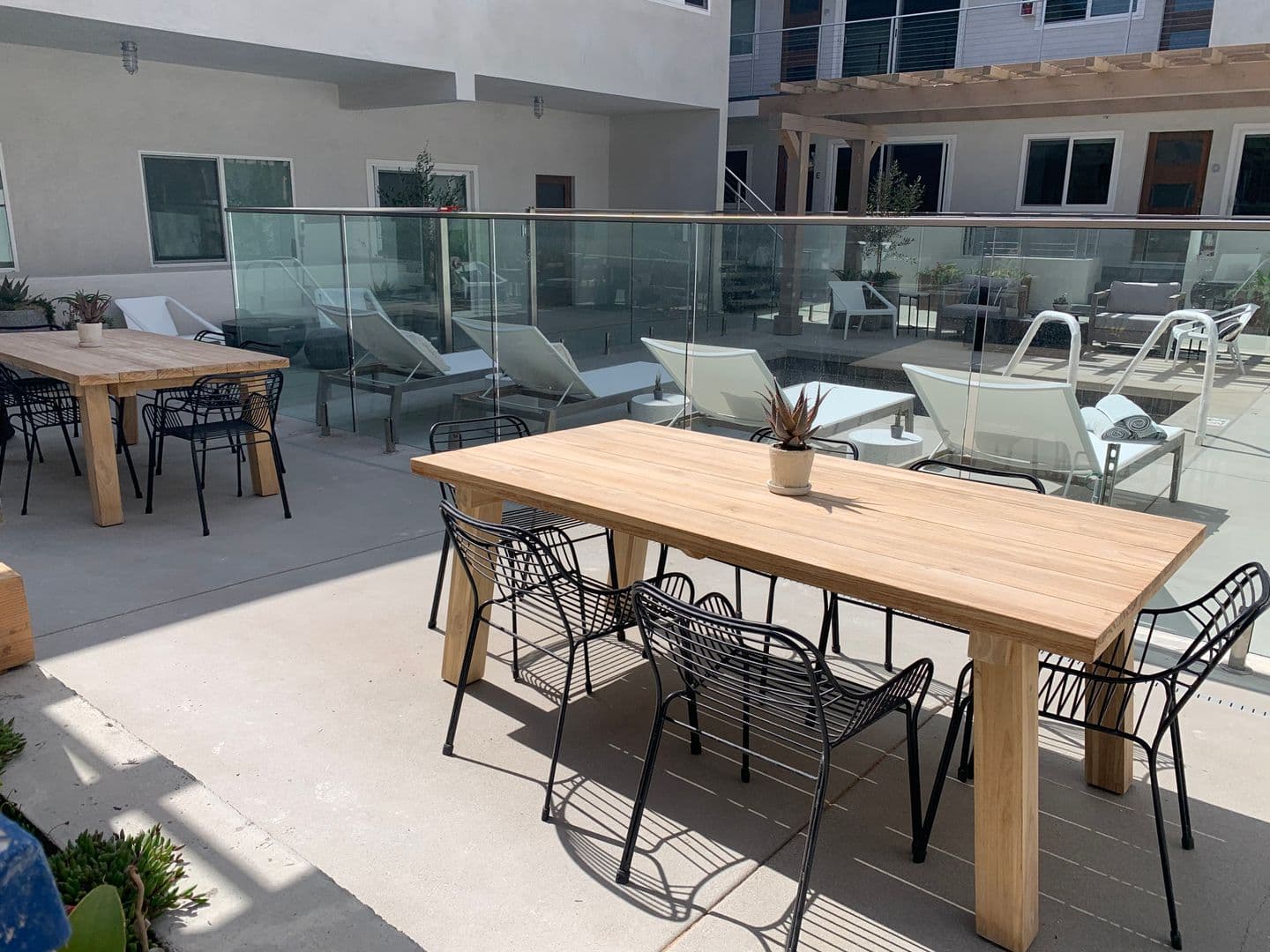 El Segundo Apartment: 420 Illinois Street