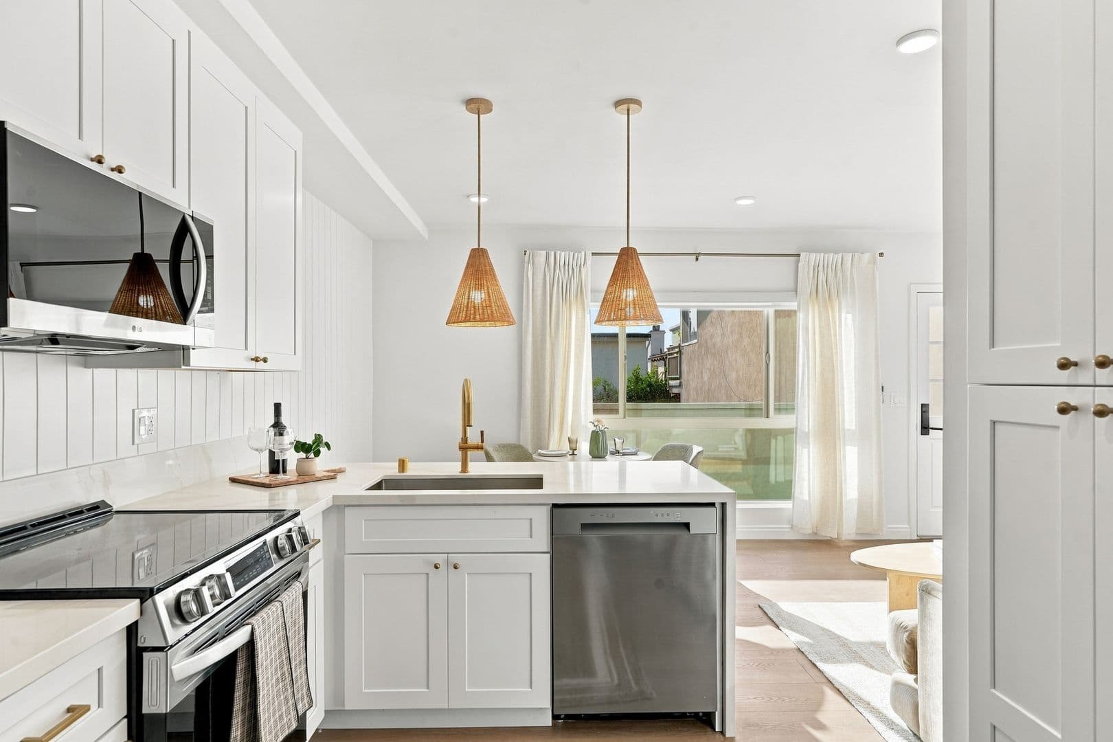 Hermosa Beach Apartment: 720-724 21st Street