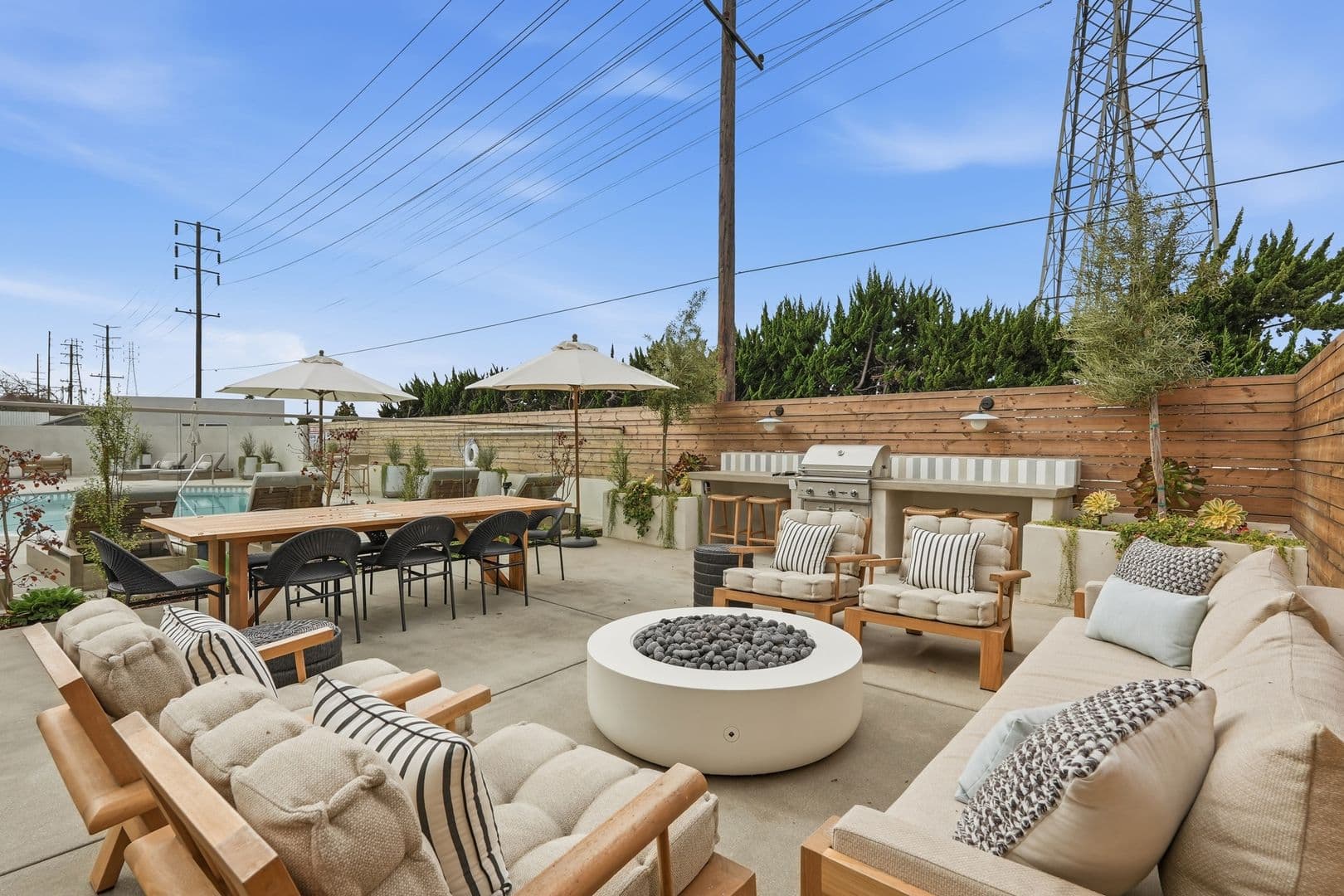 El Segundo Apartment: 1620 E Maple Ave