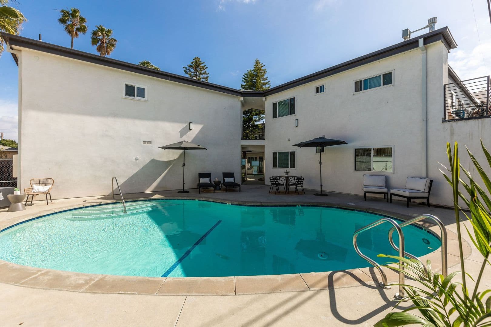 El Segundo Apartment: 716-717 Indiana Court