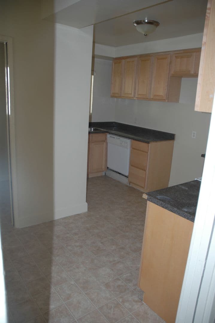 Torrance Apartment: 17450 Van Ness Ave