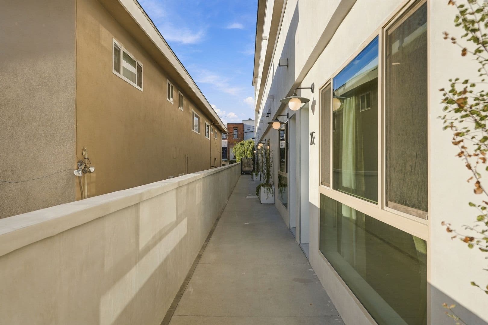 Hermosa Beach Apartment: 720-724 21st Street