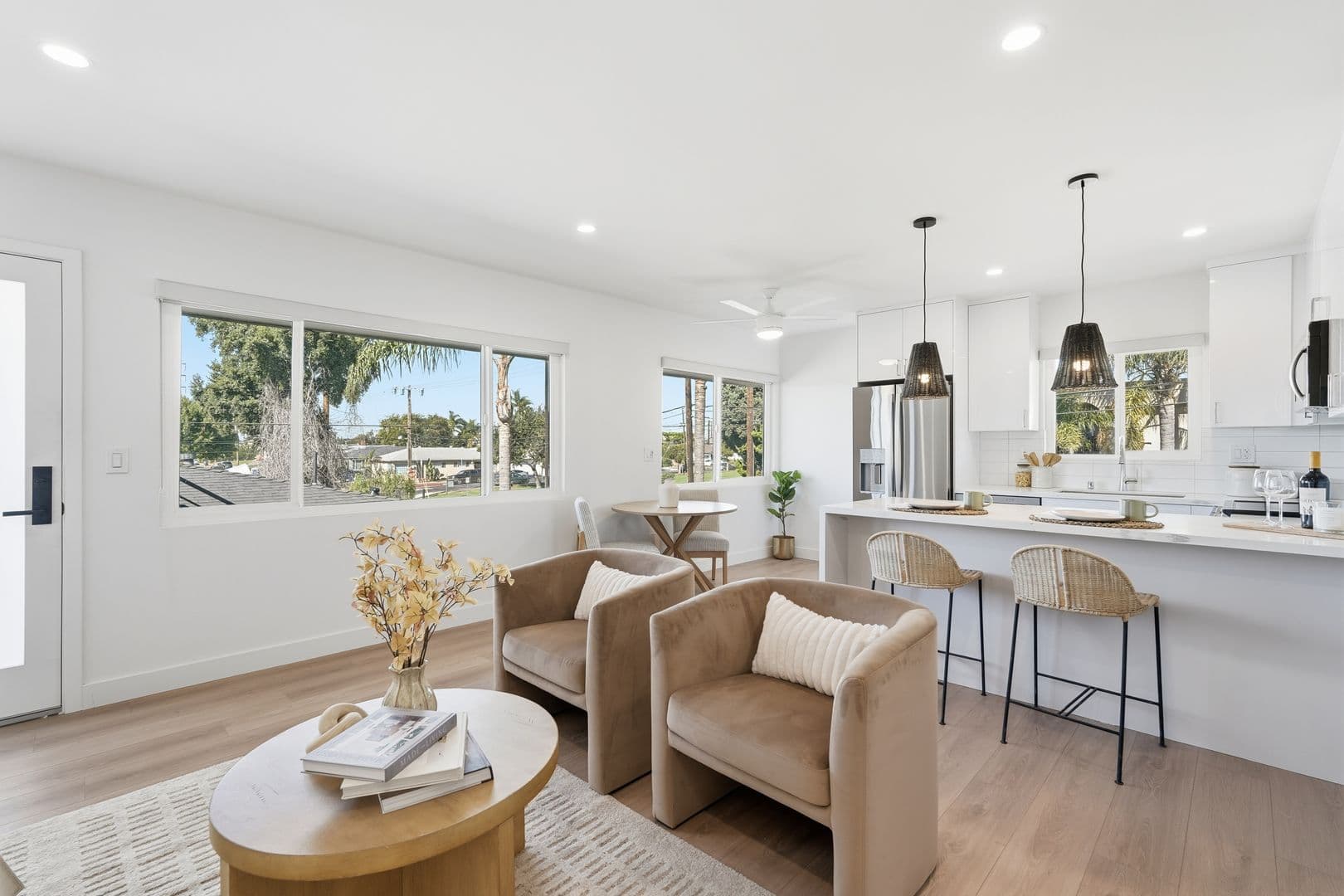 El Segundo Apartment: 1620 E Maple Ave