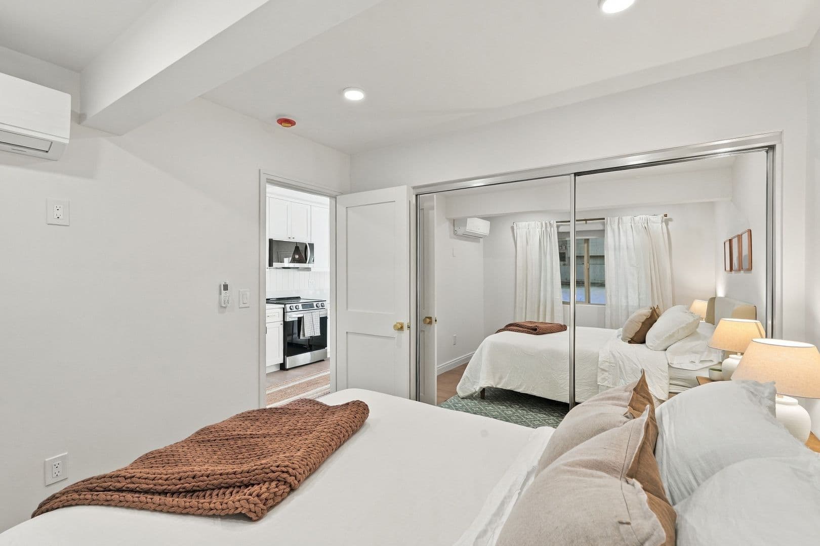 Hermosa Beach Apartment: 720-724 21st Street