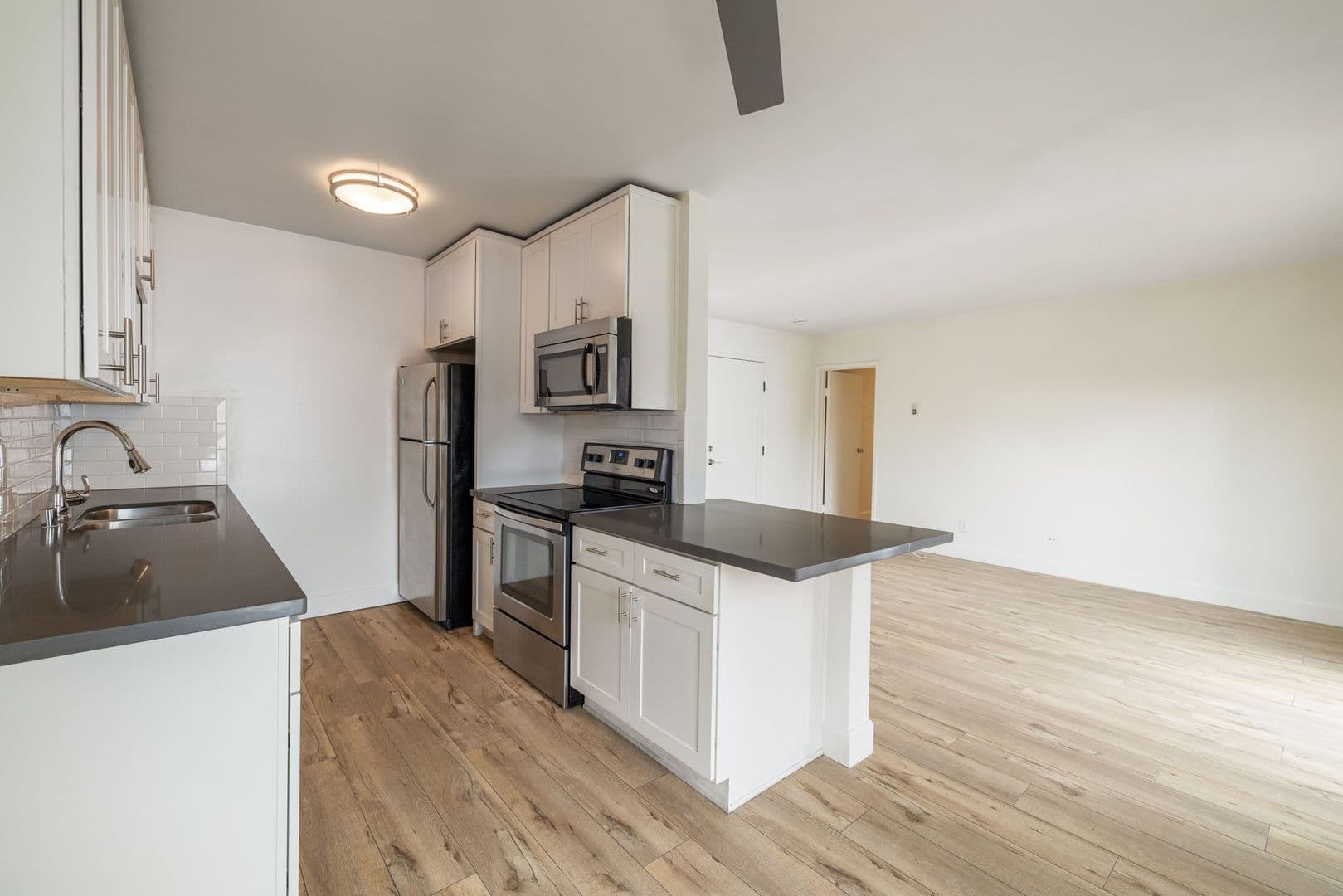 El Segundo Apartment: 431 Indiana Street