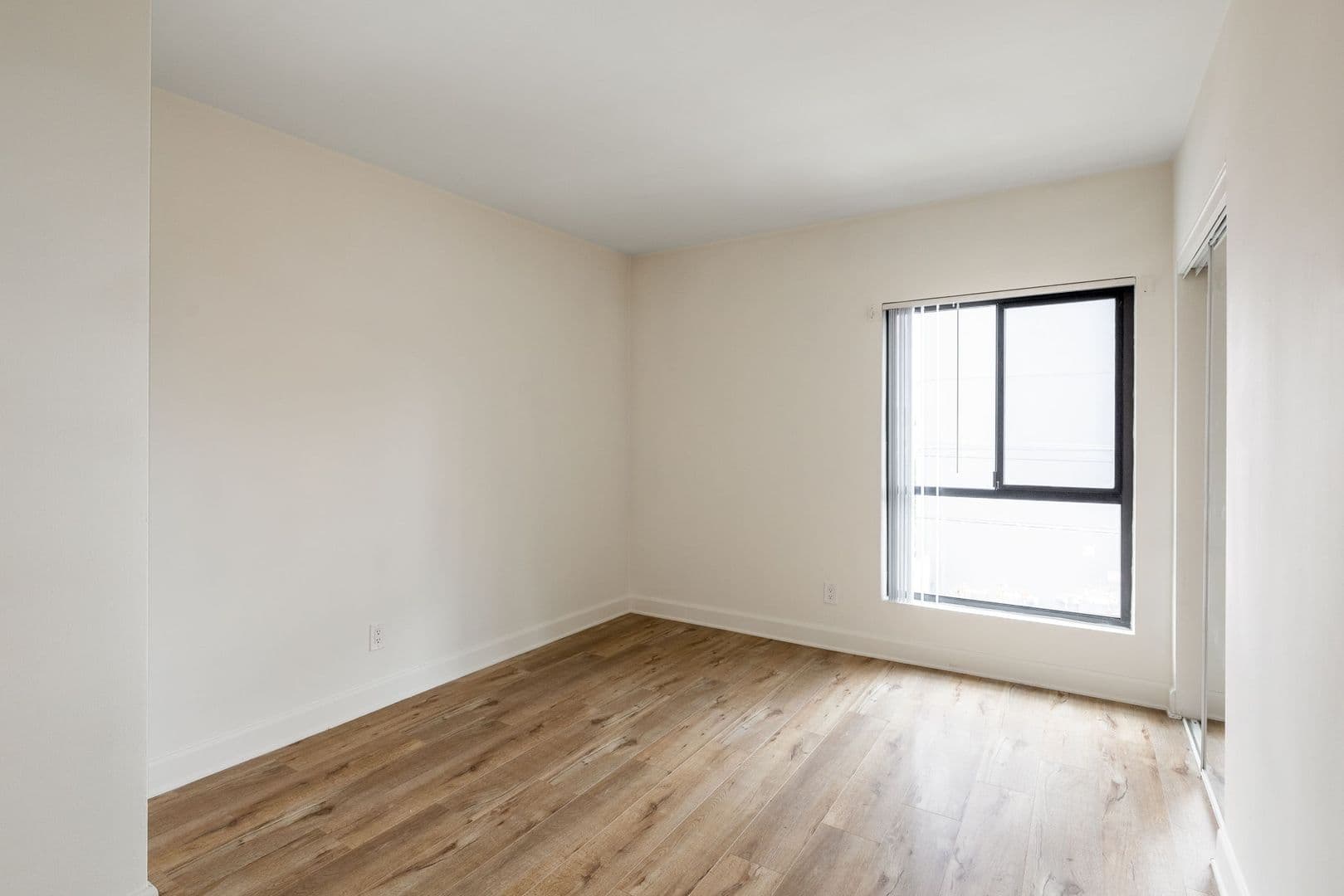 El Segundo Apartment: 431 Indiana Street