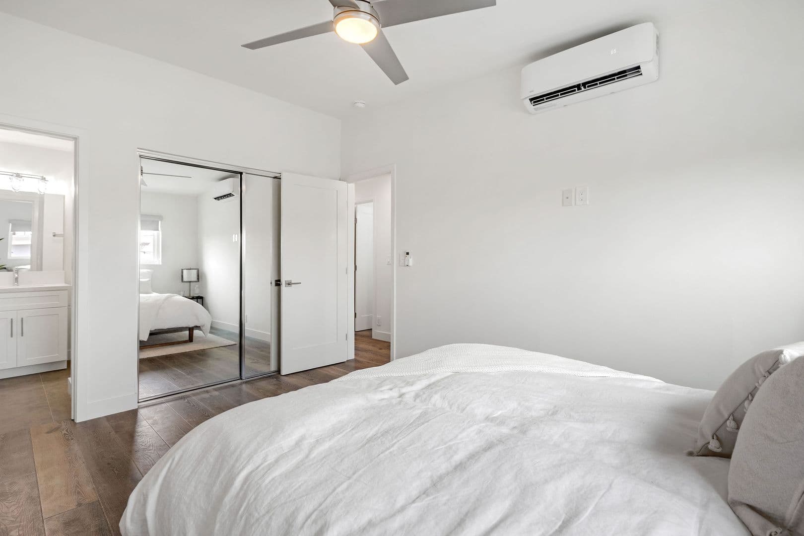 El Segundo Apartment: 420 Illinois Street