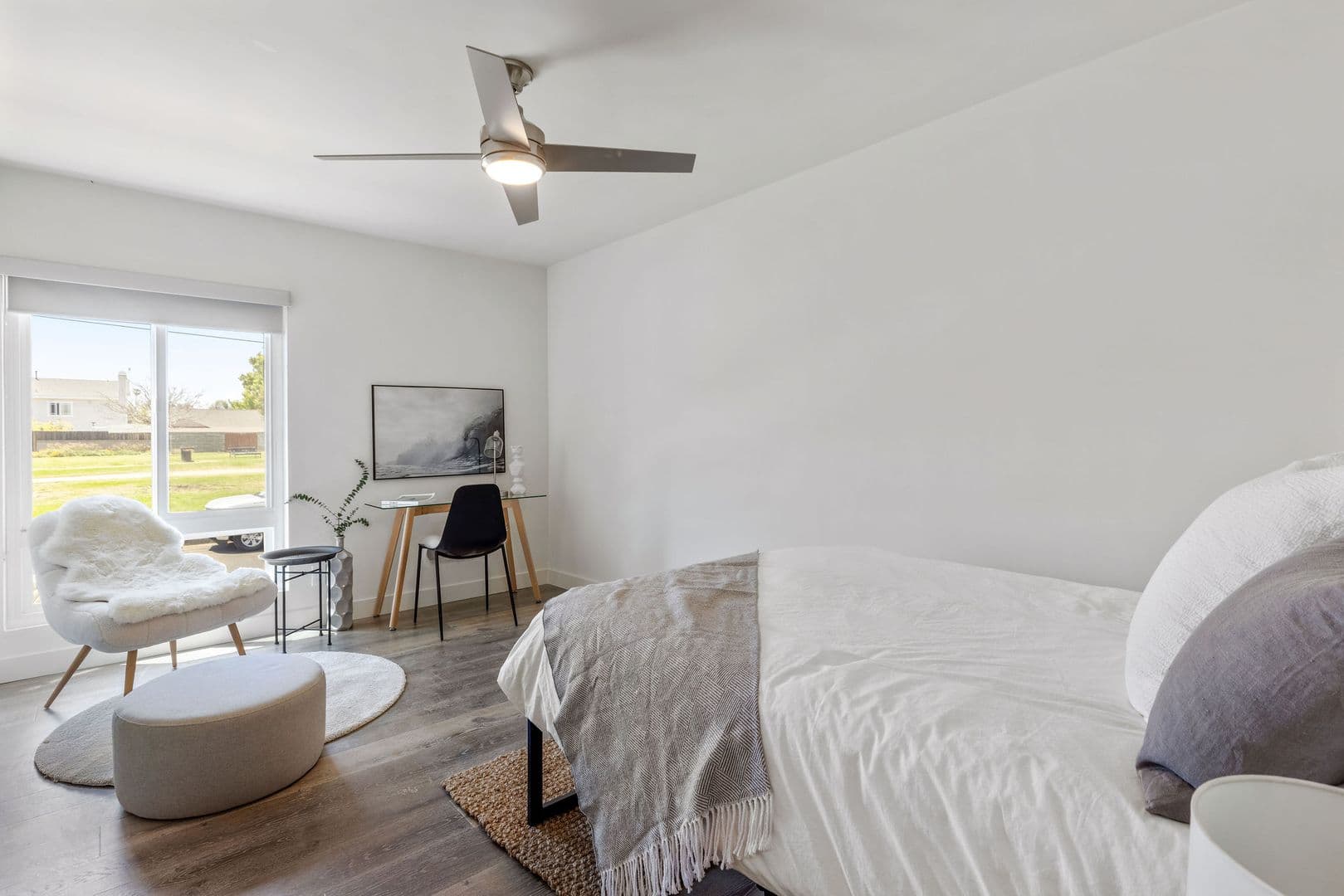 El Segundo Apartment: 420 Illinois Street