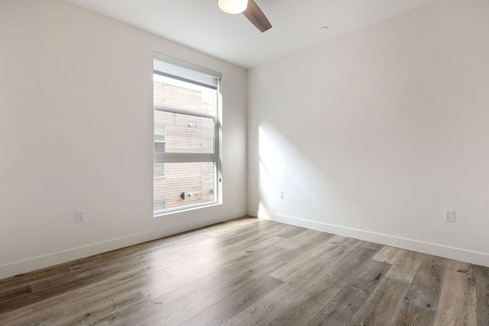 Santa Monica Apartment: 1122 Pico Blvd