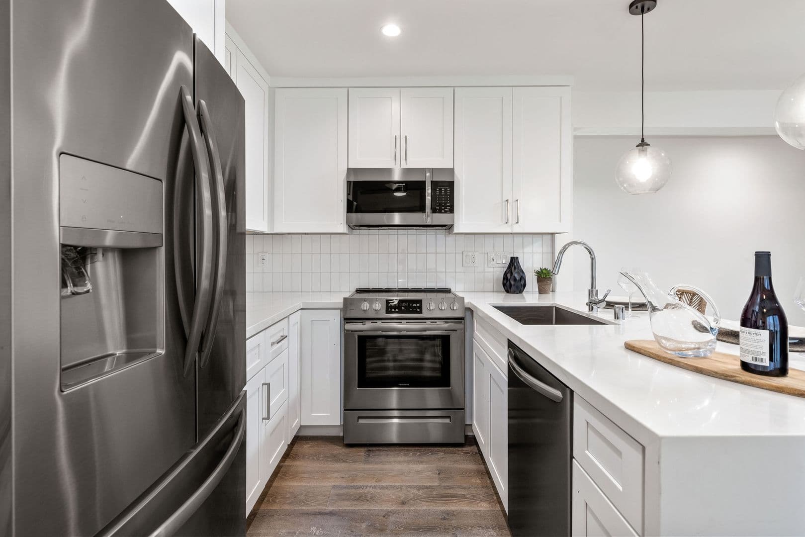 El Segundo Apartment: 420 Illinois Street