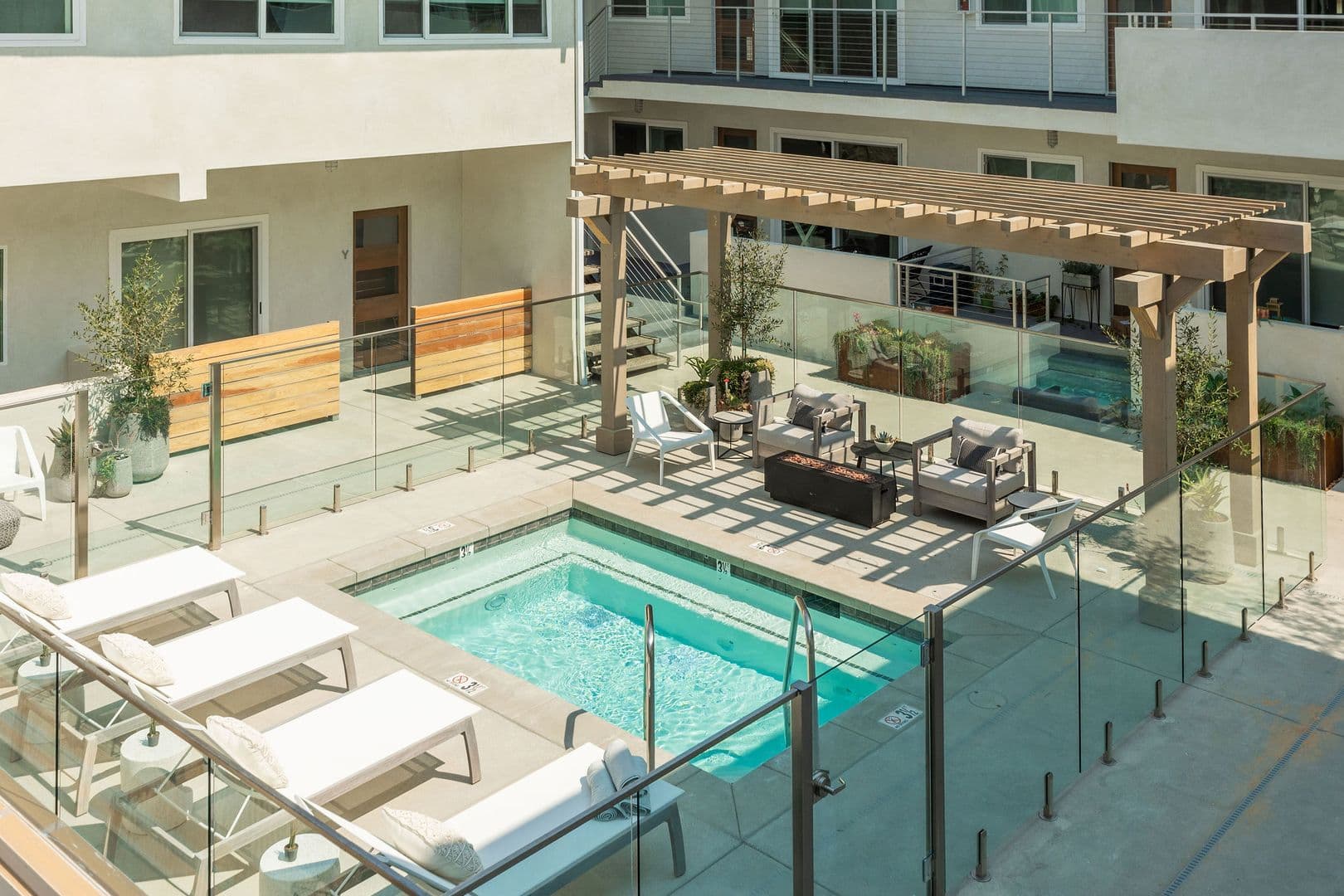 El Segundo Apartment: 420 Illinois Street