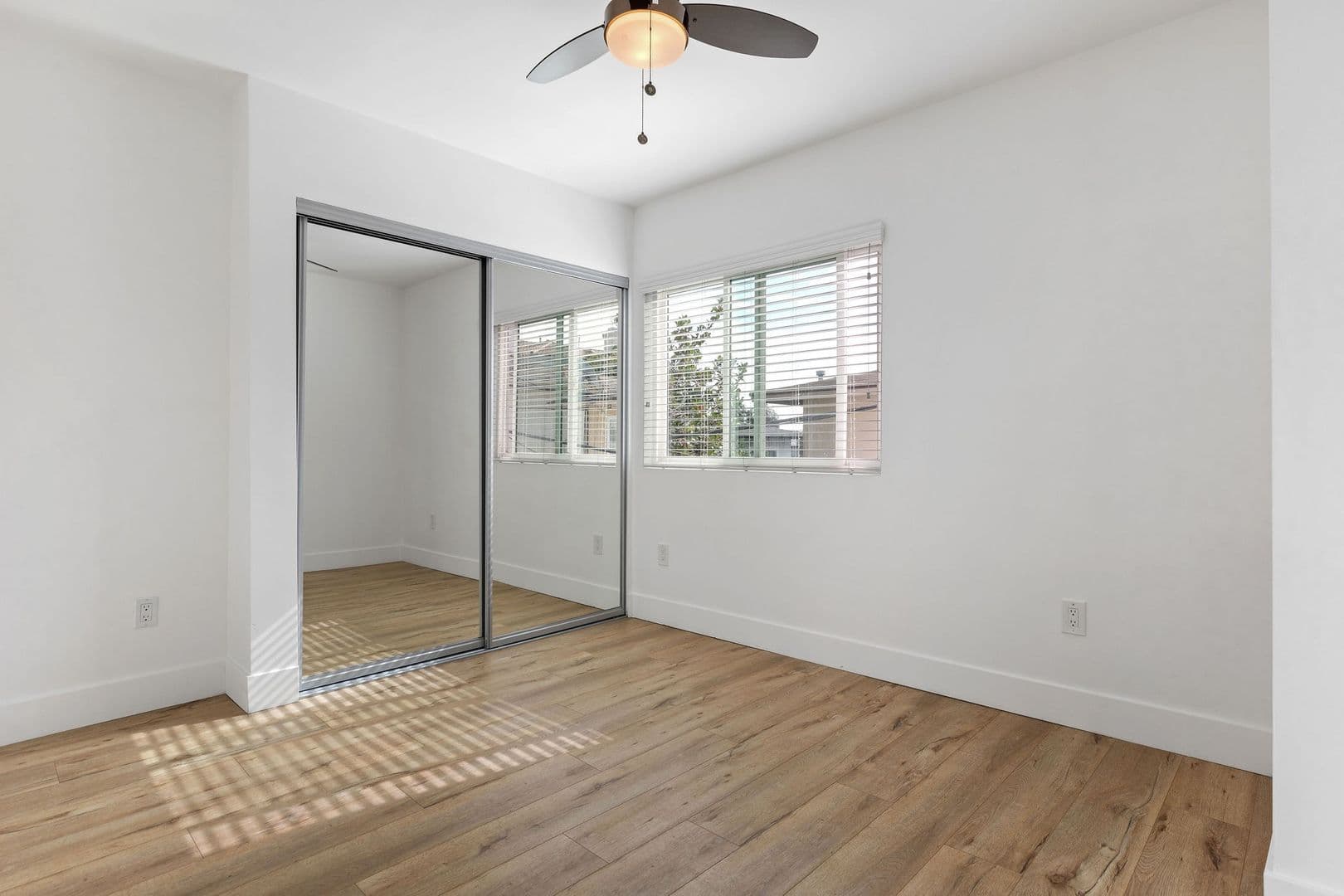 El Segundo Apartment: 716-717 Indiana Court