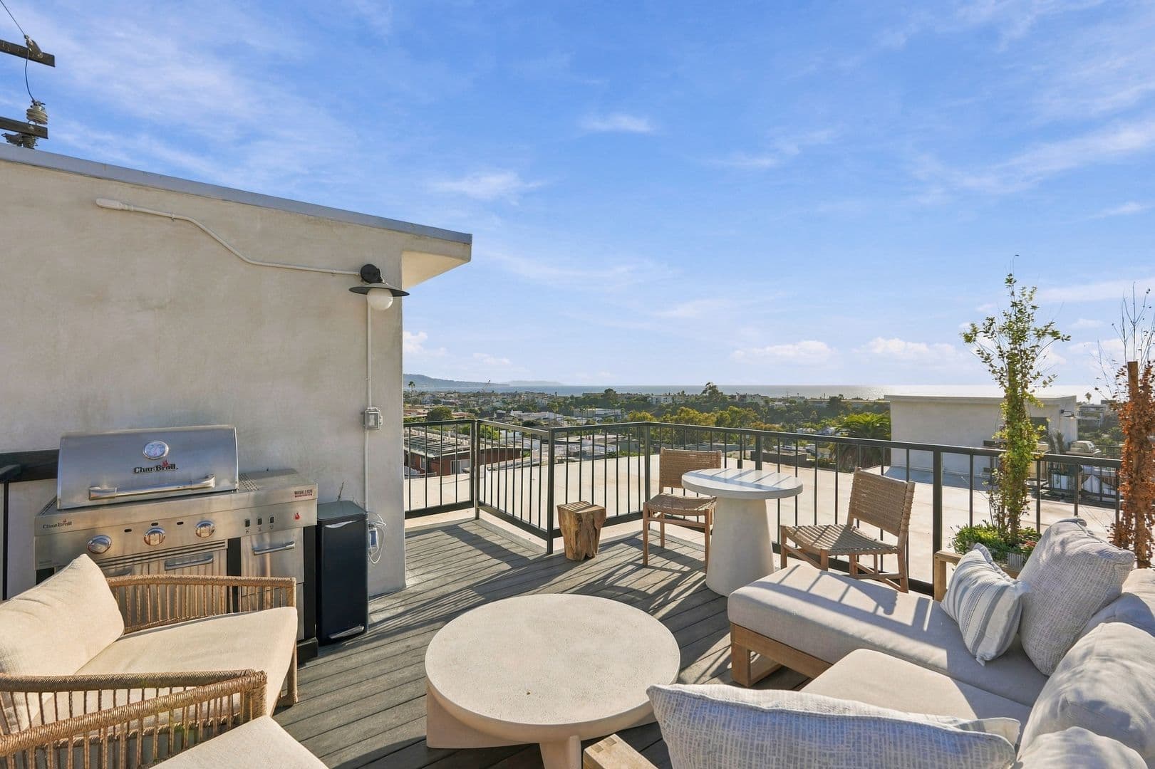 Hermosa Beach Apartment: 720-724 21st Street