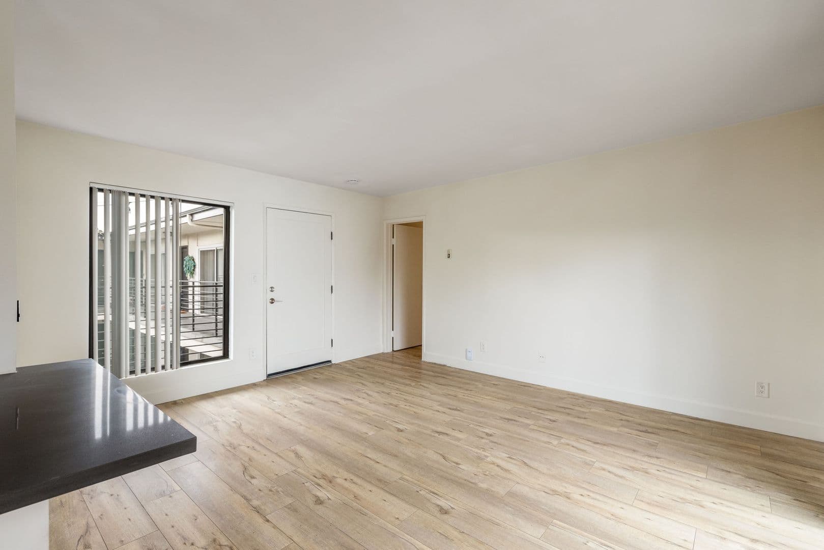 El Segundo Apartment: 431 Indiana Street