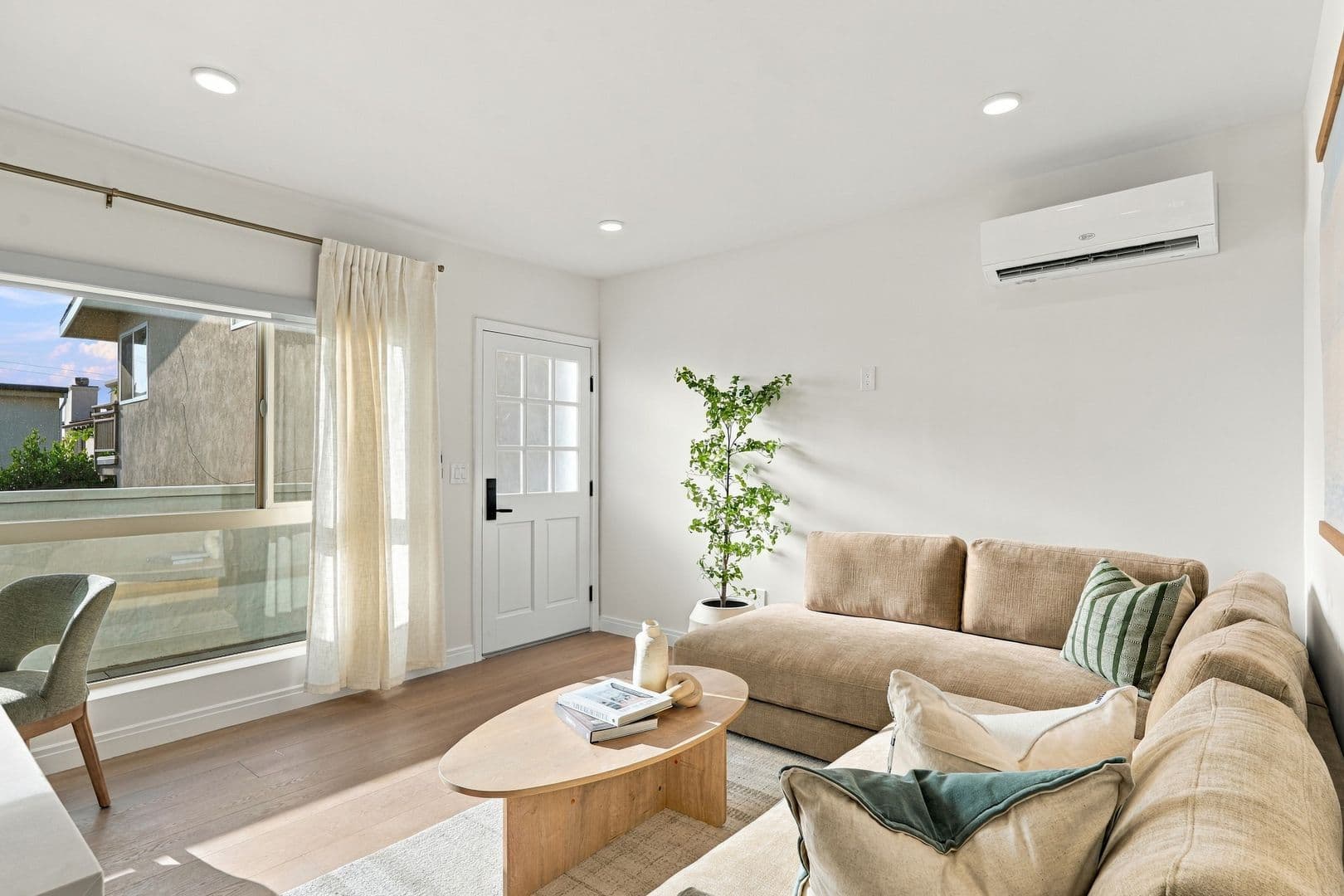 Hermosa Beach Apartment: 720-724 21st Street